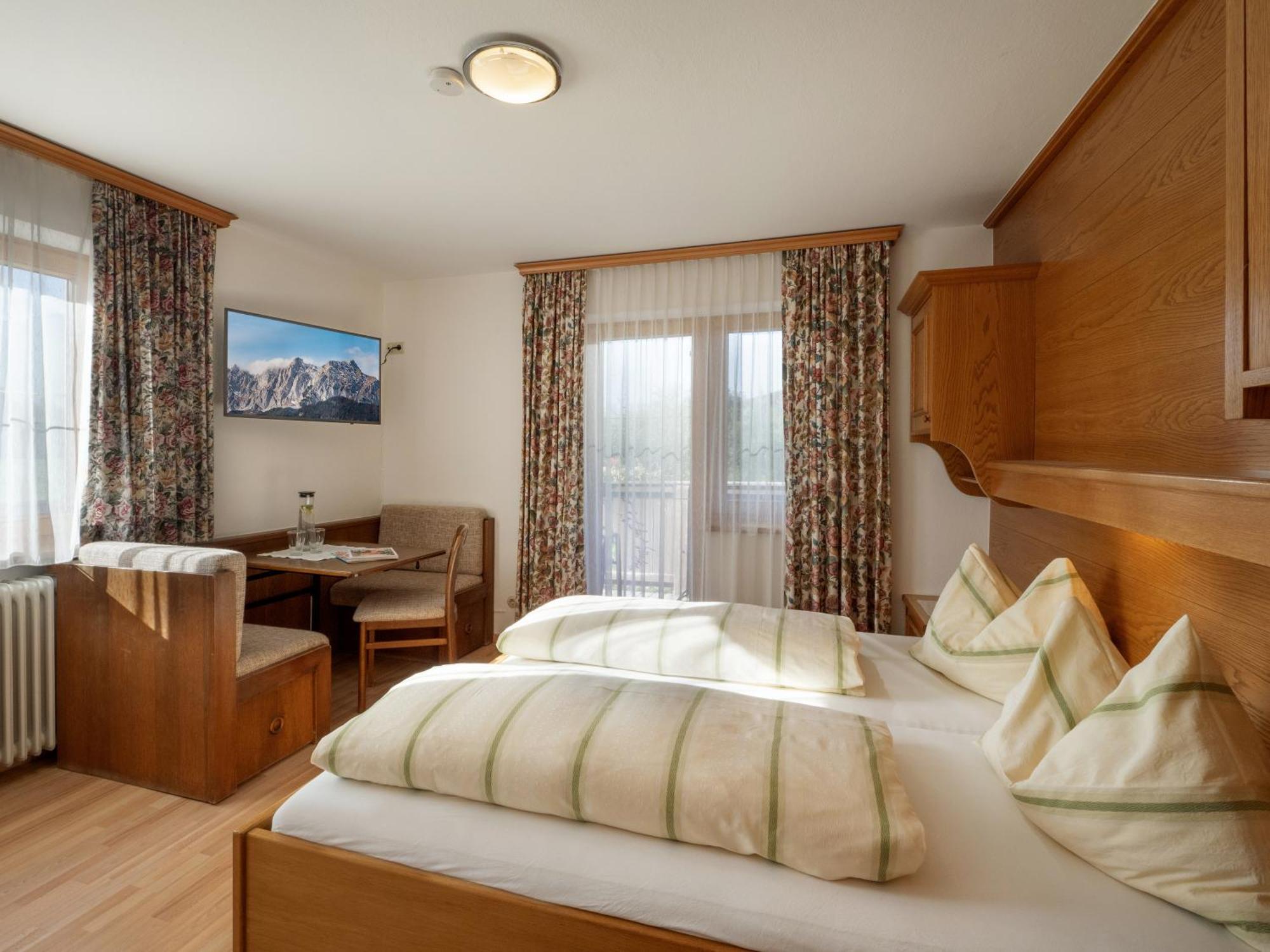Apartment-Pension Schmiedererhof Sankt Johann in Tirol Bagian luar foto
